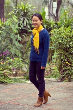 navy cable knit sweater yellow scarf brown booties by 14 shades of grey