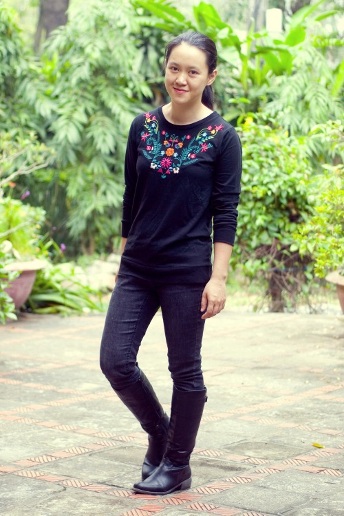 black embroidered sweater charcoal jeans black boots by 14 shades of grey