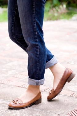 boyfriend jeans brown loafers by 14 shades of grey